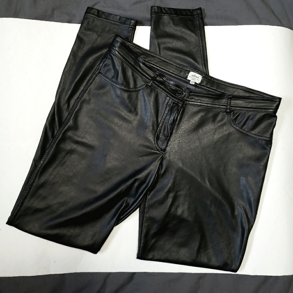 Black wilfred vegan leather Jeggings Women's size 8